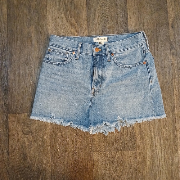 Madewell The Perfect Jean Short. - Picture 3 of 15